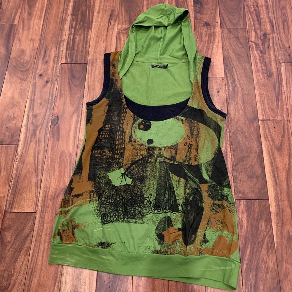 L’ancienne Europe sleeveless hoodie shirt